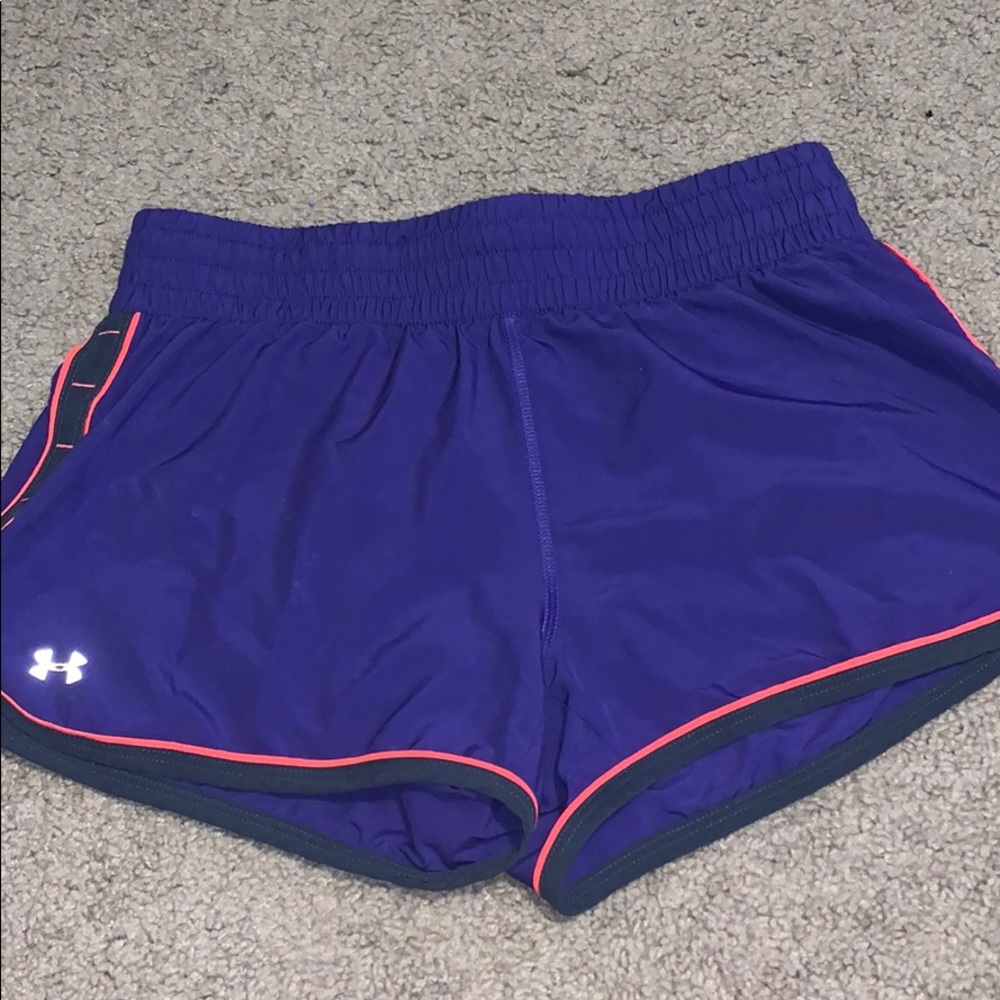 Medium women’s under armour shorts